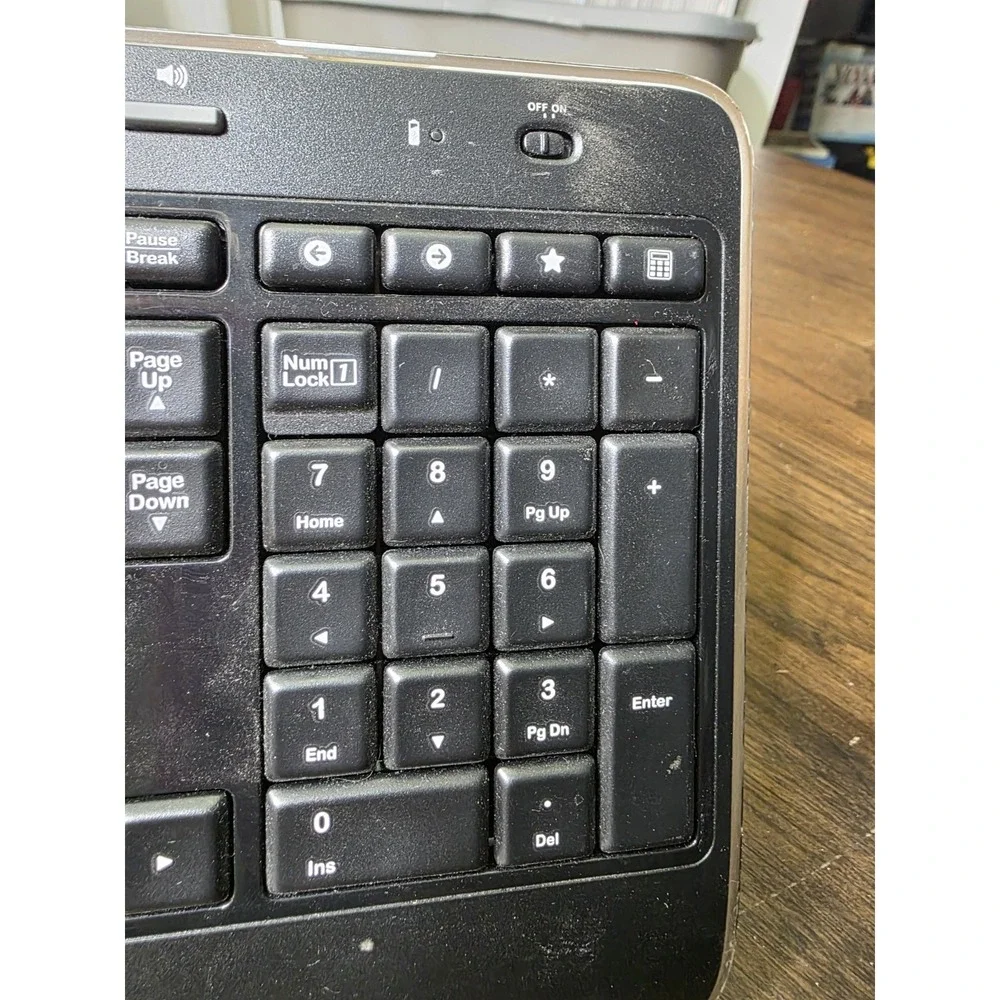 Logitech K520 Wireless Illuminated Keyboard Backlit Full Size Black‎ Y-R0011 F3